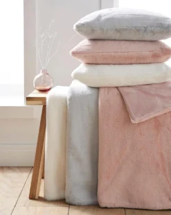 Soft Faux Fur Throw -Home Furnishings Store t01lo512501c