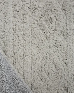 Pipin Cuddle Fleece Throw -Home Furnishings Store v01gg740504s