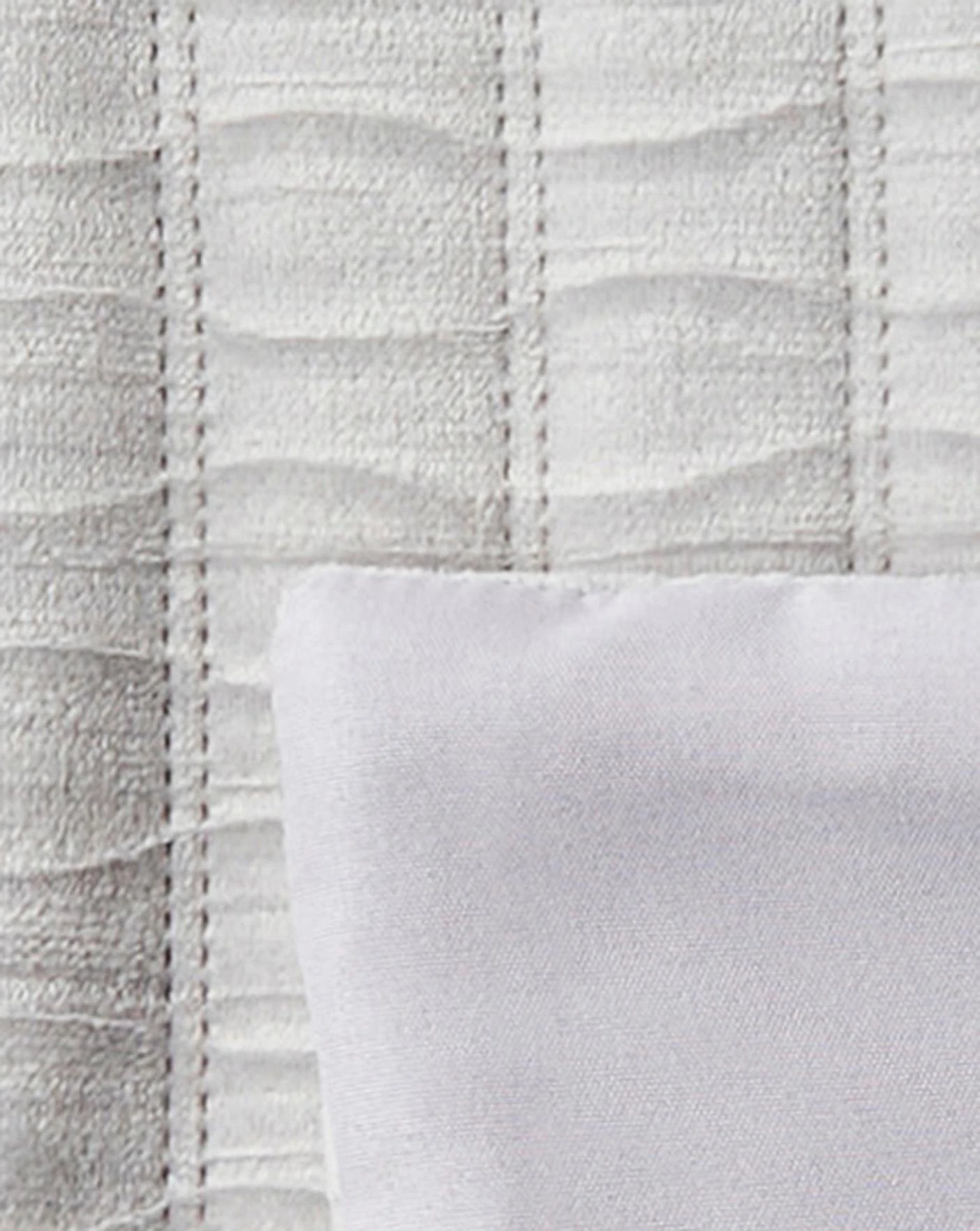 Millen Velvet Throw 4 Millen Velvet Throw - Image 4