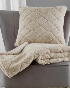 Catherine Lansfield Cosy Diamond Throw -Home Furnishings Store z01mn306516s