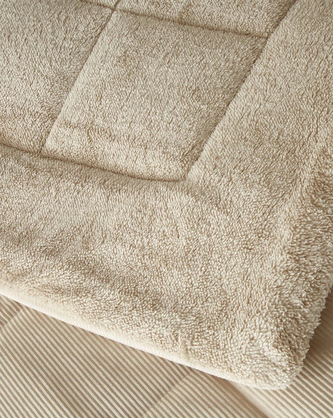 Catherine Lansfield Cosy Cord Extra Large Coverless Duvet 3 Catherine Lansfield Cosy Cord Extra Large Coverless Duvet - Image 3